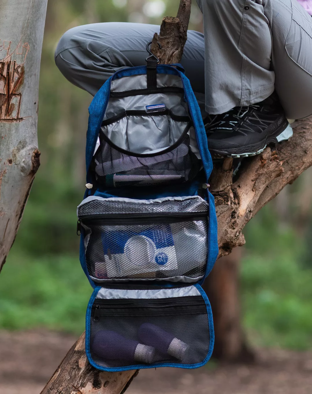 תיק רחצה Travel Kit – Outdoor Revolution-11022 – נייבי – 2